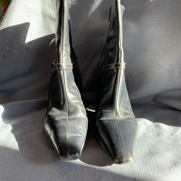 Michelle D navy leather boot size 8.5 - Picture 2 of 5